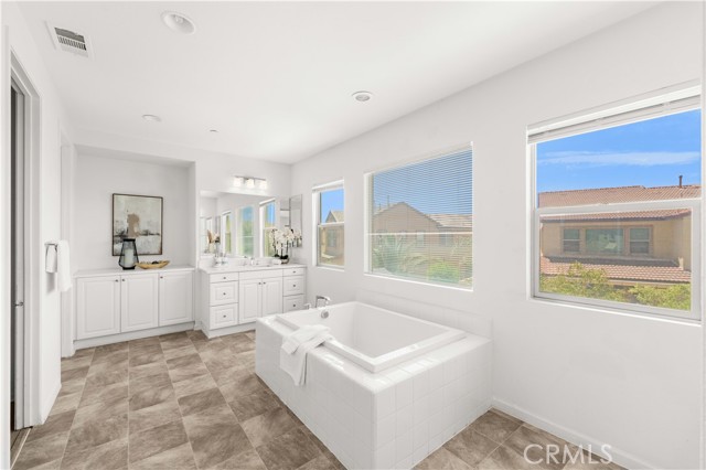 2756 E Wickford Street, Ontario CA: https://media.crmls.org/medias/3188fe31-a0a6-4ac1-be9e-d7d565f0afb5.jpg