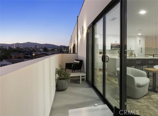 Detail Gallery Image 13 of 19 For 4136 Normal, Los Angeles,  CA 90029 - 2 Beds | 2/1 Baths