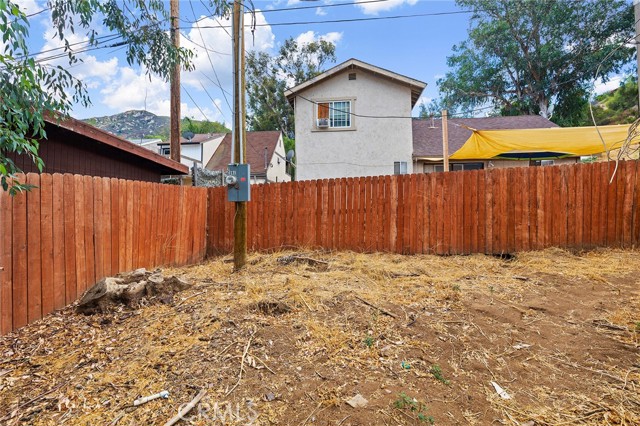 17603 Hayes, Lake Elsinore CA: https://media.crmls.org/medias/318a0a78-37a9-4bb0-b2ab-0b26e1ab635a.jpg