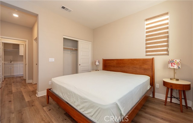 114 Character, Irvine CA: https://media.crmls.org/medias/318a3df5-79b8-429a-9f65-7e7c48888997.jpg