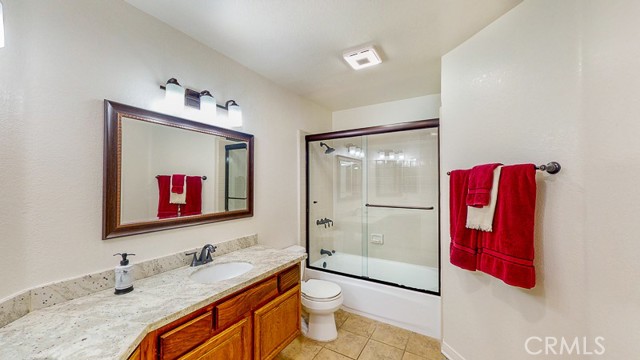 Upstairs Hallway Bathroom