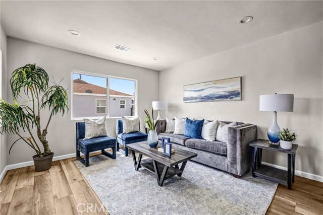 Image 3 of 39 For 14431 Harvest Ave