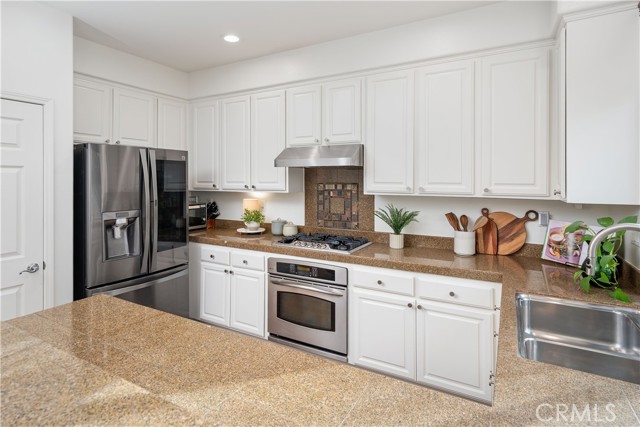 Detail Gallery Image 12 of 37 For 24125 Willowbrooke Ct, Valencia,  CA 91354 - 4 Beds | 3 Baths