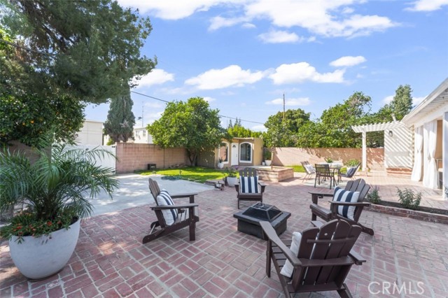 Detail Gallery Image 31 of 44 For 17008 Hartland St, Lake Balboa,  CA 91406 - 4 Beds | 2 Baths