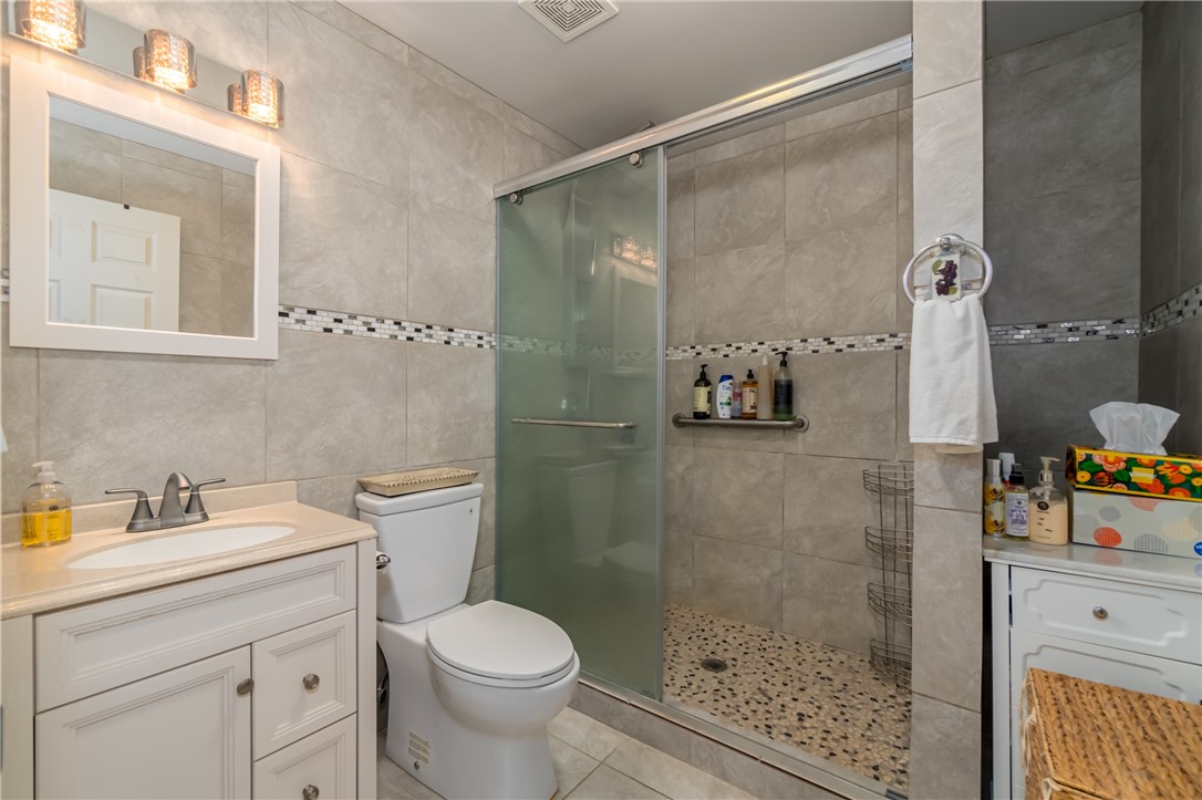 Detail Gallery Image 14 of 30 For 5798 Sunrise Dr, Lower Lake,  CA 95457 - 3 Beds | 2 Baths