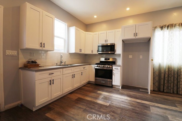 12015 Roscoe Boulevard photo 4