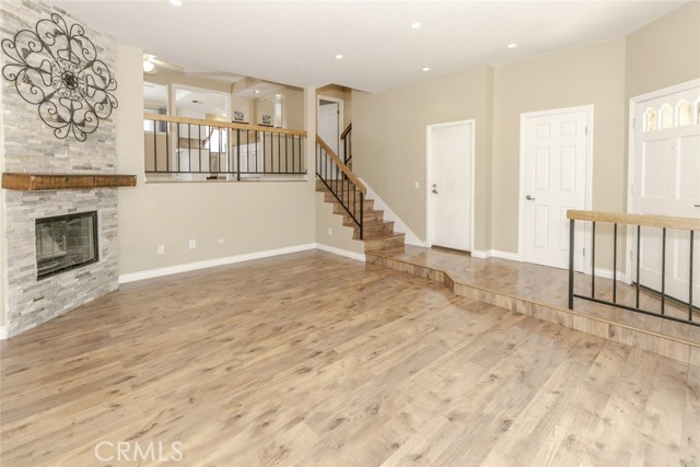Detail Gallery Image 4 of 41 For 20737 Roscoe Bld #102,  Winnetka,  CA 91306 - 3 Beds | 3 Baths