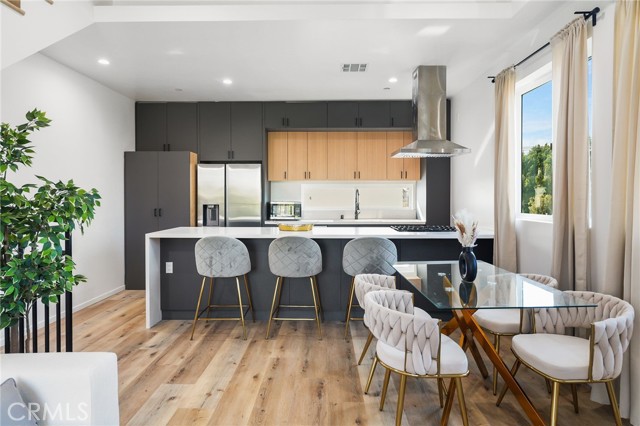 119 S Coronado Street, Los Angeles CA: https://media.crmls.org/medias/318dfab4-2c0a-49a3-b6d8-faef257e638b.jpg