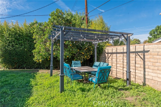 Detail Gallery Image 36 of 39 For 22711 Collins St, Woodland Hills,  CA 91367 - 4 Beds | 3/1 Baths