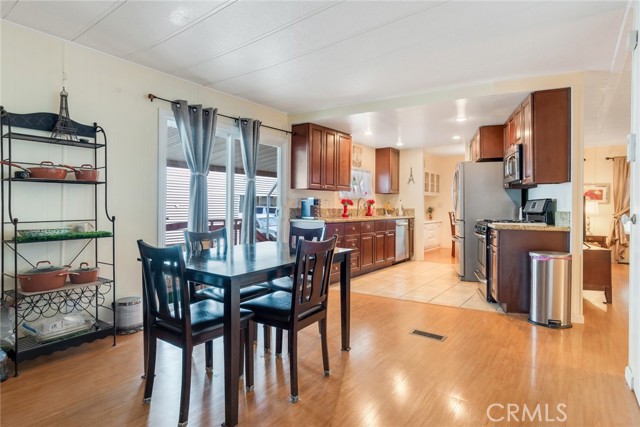 Detail Gallery Image 12 of 30 For 4000 Pierce St #220,  Riverside,  CA 92505 - 3 Beds | 2 Baths