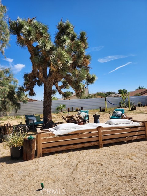 Detail Gallery Image 7 of 24 For 6959 Pawnee Ave, Yucca Valley,  CA 92284 - 2 Beds | 1 Baths