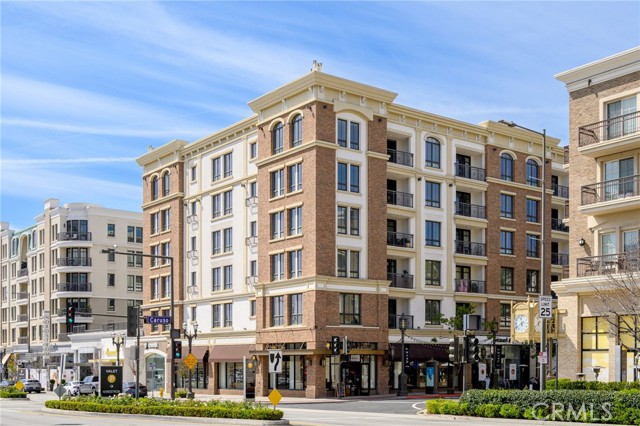 611 Caruso Avenue, Glendale CA: https://media.crmls.org/medias/318f4dfc-3302-4169-a296-92058037c3e9.jpg