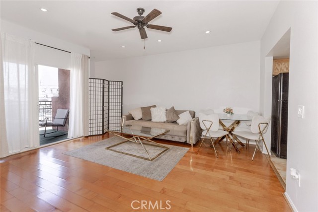 11124 Burbank Boulevard, North Hollywood CA: https://media.crmls.org/medias/318f6d01-4925-40d7-8777-75ca57d2bae2.jpg