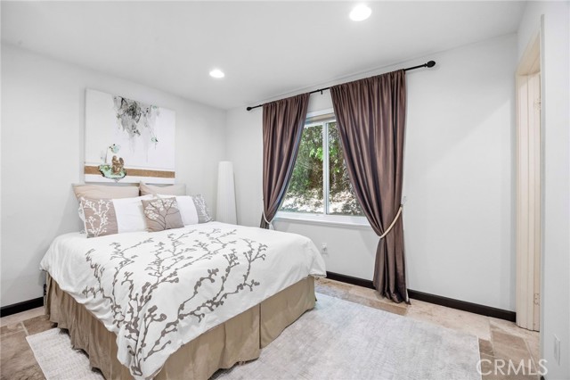 Detail Gallery Image 15 of 25 For 25171 Stageline Dr, Laguna Hills,  CA 92653 - 5 Beds | 4/1 Baths