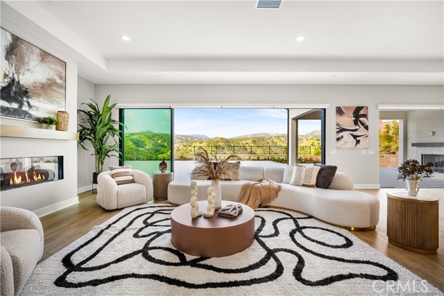 Detail Gallery Image 17 of 55 For 12043 Red Hawk Lane, Porter Ranch,  CA 91326 - 4 Beds | 4/1 Baths