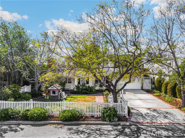 Detail Gallery Image 3 of 55 For 3301 Tilden Ave, Los Angeles,  CA 90034 - 4 Beds | 4 Baths