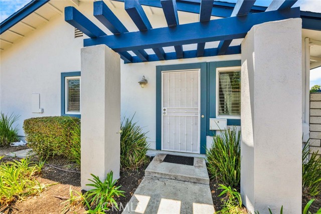 4736 Cielo Drive, Huntington Beach CA: https://media.crmls.org/medias/31909445-5f67-4828-82dd-45facb3458fa.jpg
