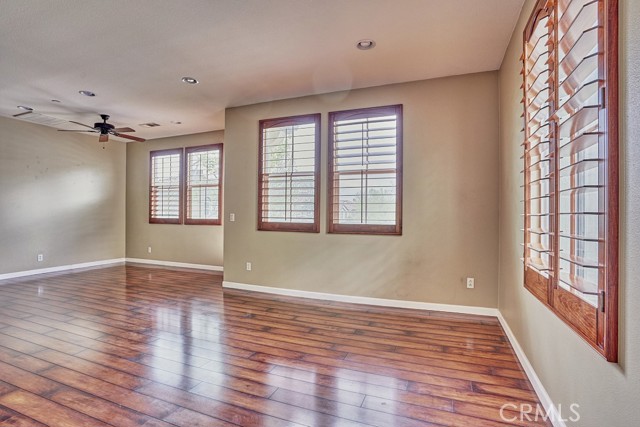 Detail Gallery Image 12 of 22 For 6273 Camposa, Corona,  CA 91752 - 2 Beds | 2/1 Baths