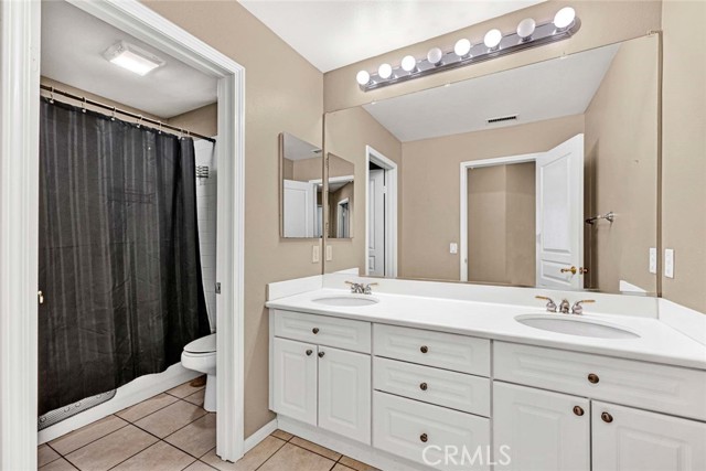 23261 Castle Rock, Mission Viejo CA: https://media.crmls.org/medias/31915448-003a-43e3-8884-1a22116482ce.jpg