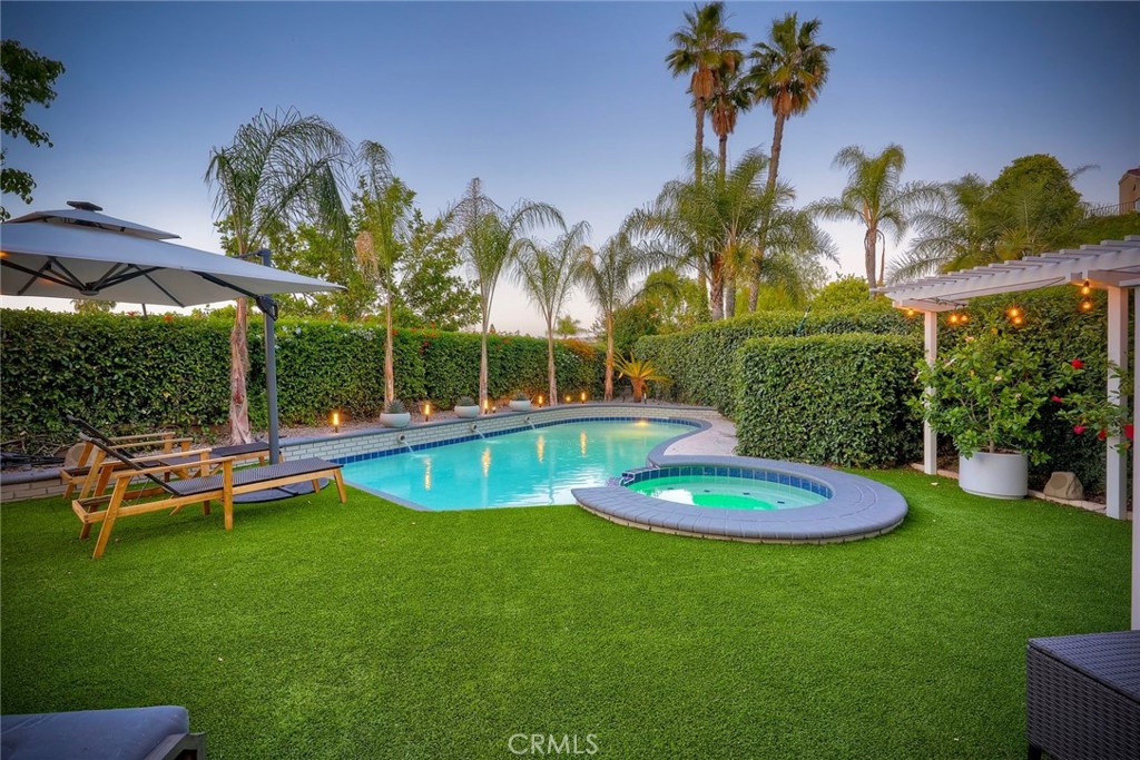 https://media.crmls.org/medias/3191ffa6-06d4-42df-92ee-30f05cae69ee.jpg?preset=X-Large