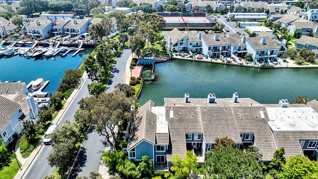 31920f4f 3909 47b8 A31c 6e7b1d322376