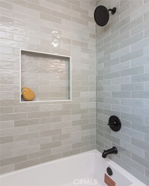 417 W Leeside, Glendora CA: https://media.crmls.org/medias/3193ae28-da29-45e6-91ea-6f1ff3b91133.jpg