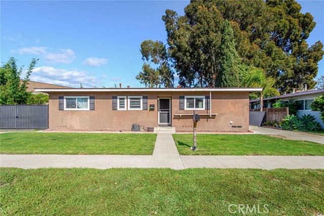 2420 Fanwood Ave, Long Beach, CA 90815