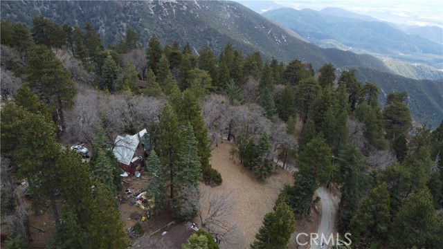 701 Preston Drive, Running Springs CA: https://media.crmls.org/medias/3196b719-e04b-4cf5-ba4f-884e2968fe4f.jpg