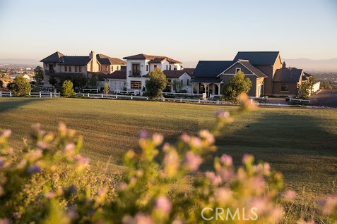 Charming streetscape of Chadmar's Residences of Rolling Hills Country Club.