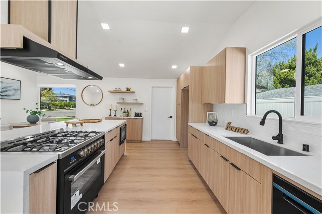 Detail Gallery Image 5 of 24 For 20656 Acre St, Winnetka,  CA 91306 - 3 Beds | 2 Baths