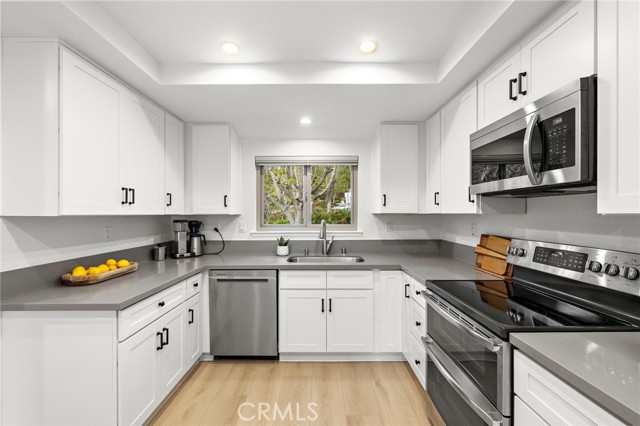 Detail Gallery Image 4 of 34 For 31344 W Nine, Laguna Niguel,  CA 92677 - 2 Beds | 2 Baths