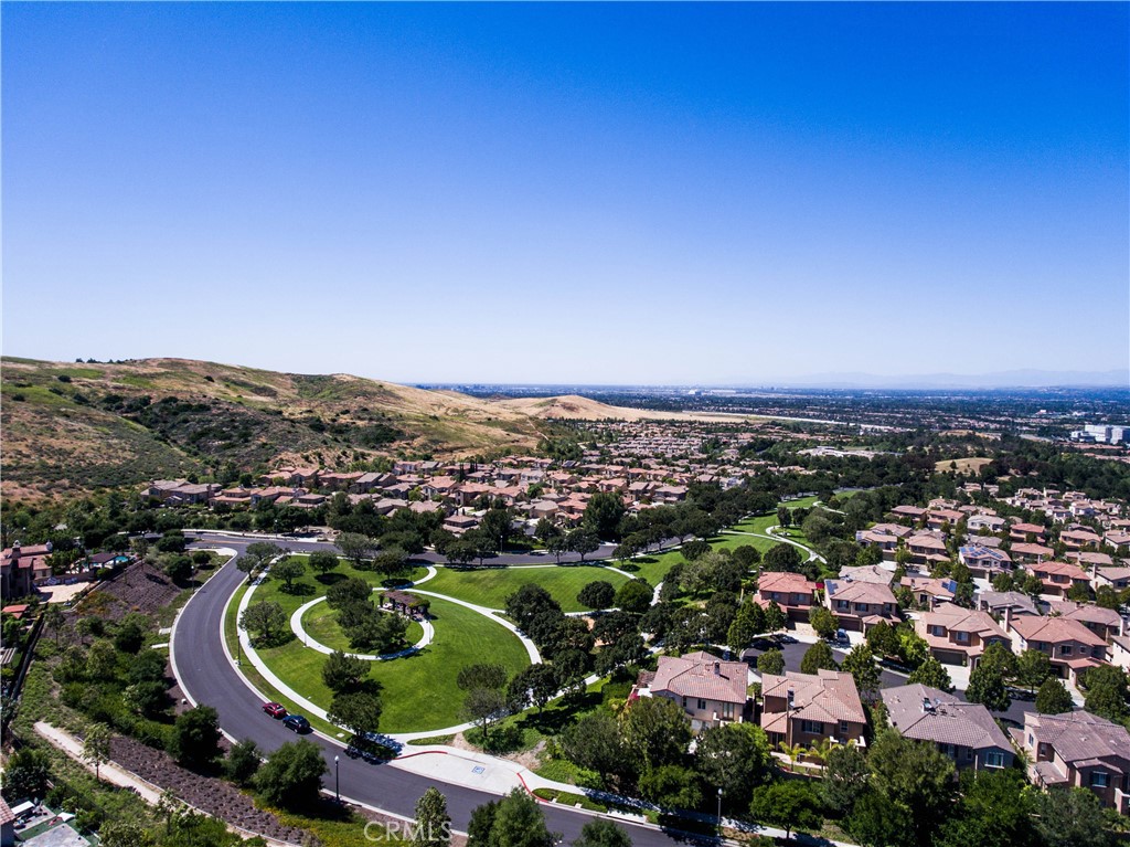 https://media.crmls.org/medias/319886e0-98e7-499f-a0c1-e6555cdf9aa5.jpg?preset=X-Large