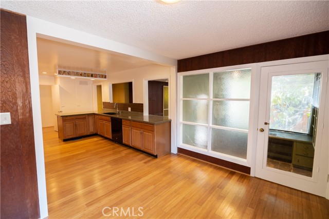 318 E Laurel Avenue, Sierra Madre CA: https://media.crmls.org/medias/3198dcf5-b3f2-43d9-9955-30d635969a31.jpg