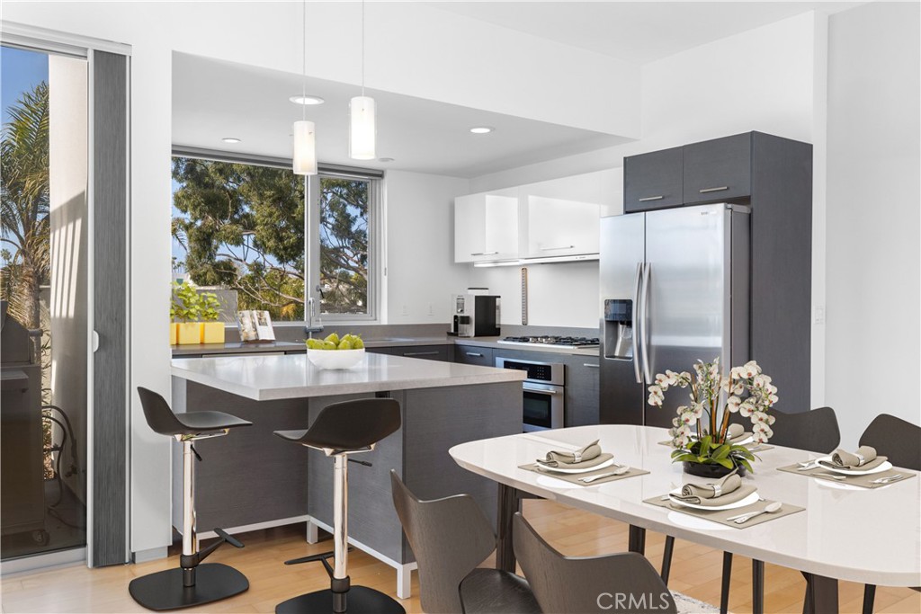 932 Manhattan Beach Boulevard, #B