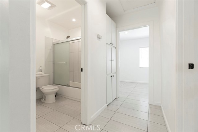 10265 Strathern Street, Sun Valley CA: https://media.crmls.org/medias/319a8be9-c1fe-4147-a609-74b770eb30fb.jpg
