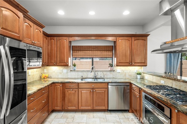 2221 Dufour Avenue, Redondo Beach CA: https://media.crmls.org/medias/319ae9a6-2754-4c2a-839c-08a981152828.jpg