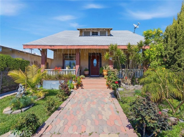 Detail Gallery Image 3 of 30 For 123 E 65th St, Los Angeles,  CA 90003 - 3 Beds | 2 Baths