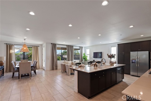 Detail Gallery Image 17 of 62 For 1022 Moonrise, Madera,  CA 93636 - 4 Beds | 2/1 Baths