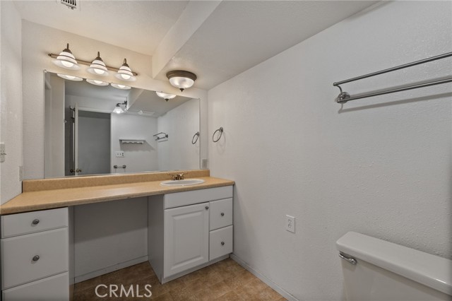 Detail Gallery Image 16 of 63 For 18520 Glenview Ct, Tehachapi,  CA 93561 - 3 Beds | 3/1 Baths