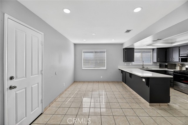 Detail Gallery Image 6 of 31 For 15505 Shadow Mountain Ln, Lake Elsinore,  CA 92530 - 3 Beds | 2 Baths