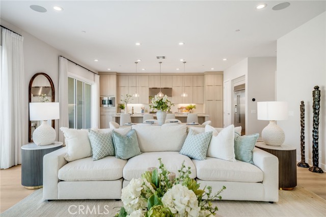 211 Wild Flower, Lake Forest CA: https://media.crmls.org/medias/319d0ac9-21ac-4065-b272-459d99b42a79.jpg