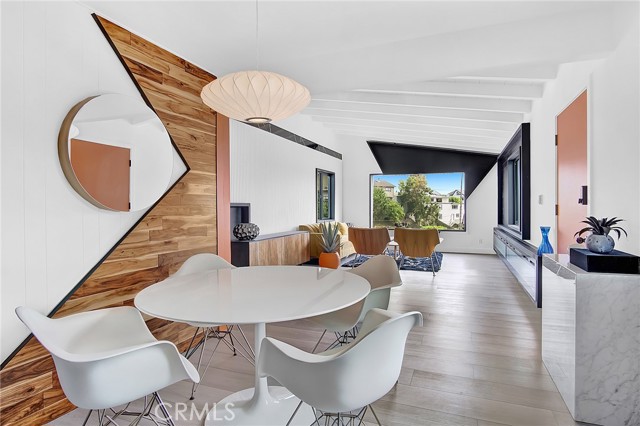 Detail Gallery Image 16 of 28 For 300 Holmwood Dr, Newport Beach,  CA 92663 - 3 Beds | 2 Baths