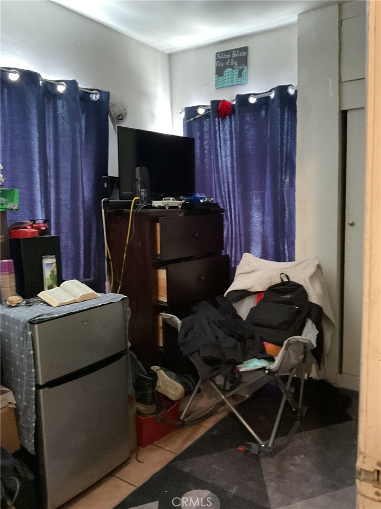 https://media.crmls.org/medias/319d932a-322a-4abf-9ab1-7272296cebc1.jpg?preset=X-Large