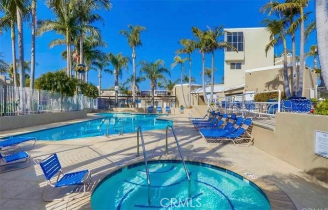Detail Gallery Image 23 of 28 For 16065 Surprise Ln, Huntington Beach,  CA 92649 - 3 Beds | 3 Baths