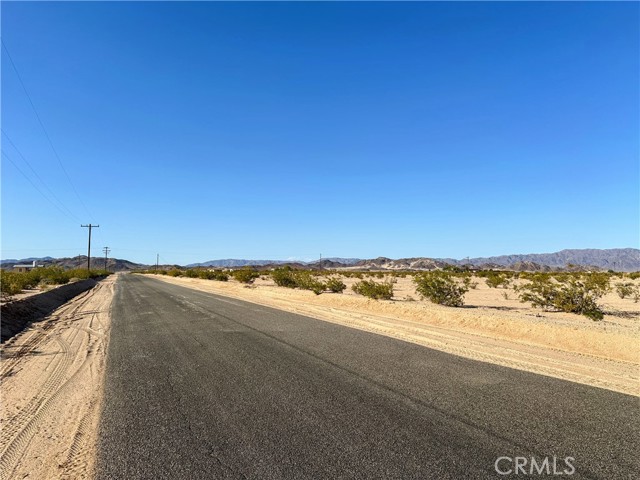 Detail Gallery Image 8 of 8 For 4200 Pinto Mountain Rd, Twentynine Palms,  CA 92277 - – Beds | – Baths