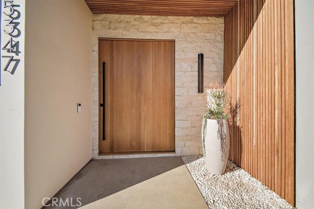 Detail Gallery Image 6 of 44 For 5347 Natick Ave, Sherman Oaks,  CA 91411 - 5 Beds | 5/1 Baths