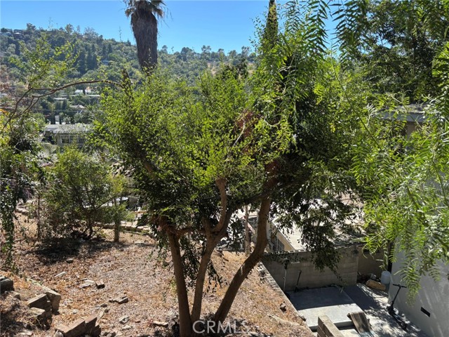 Detail Gallery Image 3 of 22 For 5020 Aldama, Los Angeles,  CA 90042 - 5 Beds | 2 Baths