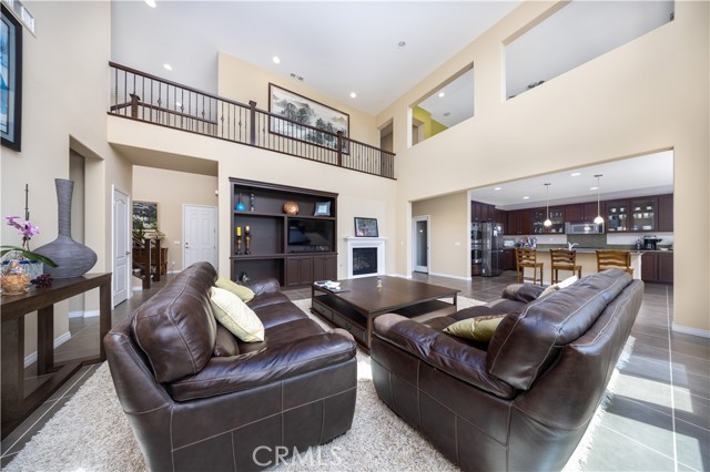 14939 Meadow Way, Eastvale CA: https://media.crmls.org/medias/319f92b7-3124-4f98-b454-bc93db62774f.jpg