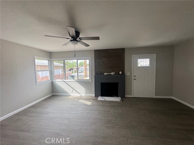 Detail Gallery Image 5 of 10 For 318 W Avenue J10, Lancaster,  CA 93534 - 3 Beds | 2 Baths