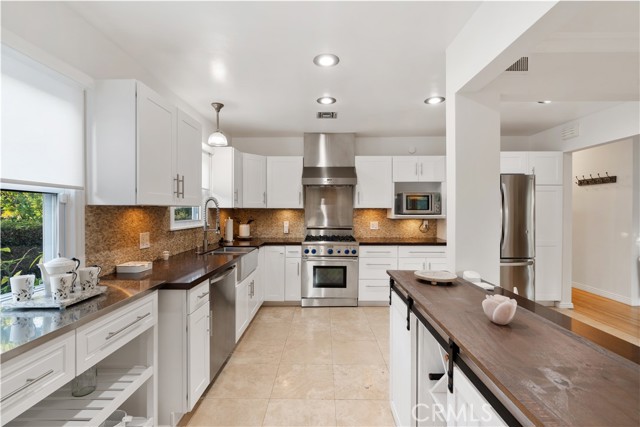 6115 Van Noord Avenue, Valley Glen CA: https://media.crmls.org/medias/31a0d941-81cb-416c-85f6-014b8df23d54.jpg